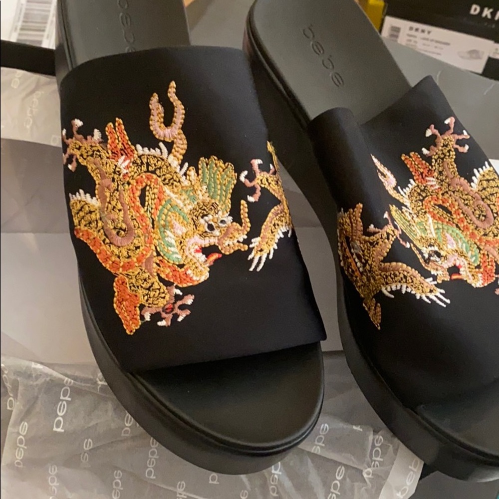 Bebé wedges size 10. BRAND NEW!!